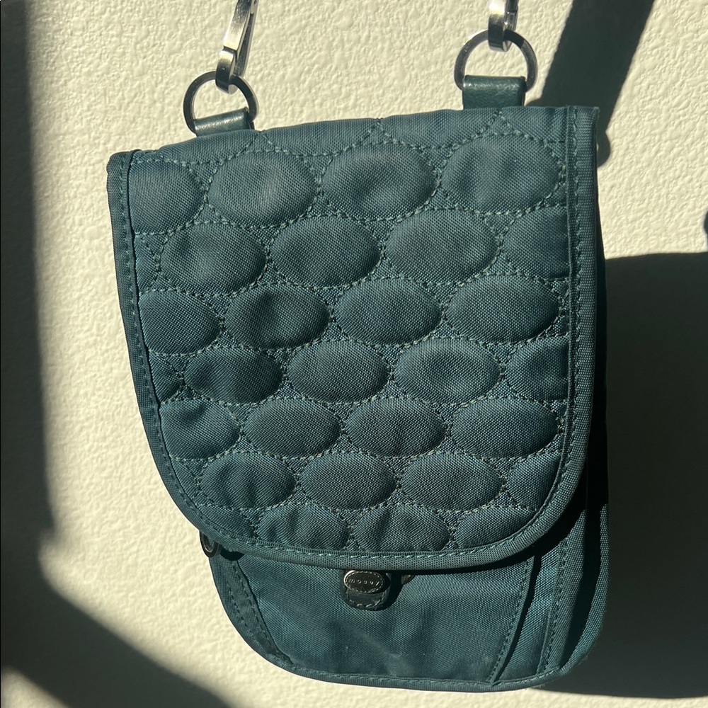 Elegant Teal Quilted Crossbody Bag